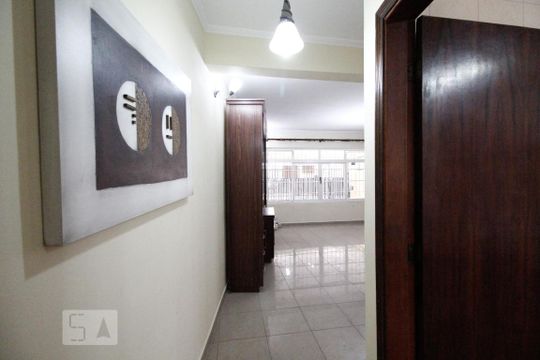 Corredor de casa à venda com 3 quartos, 150m² em Parque Imperial, São Paulo