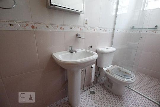 Banheiro de casa à venda com 3 quartos, 150m² em Parque Imperial, São Paulo