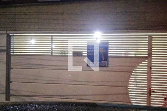 Fachada de casa à venda com 3 quartos, 160m² em Vila Sabrina, São Paulo