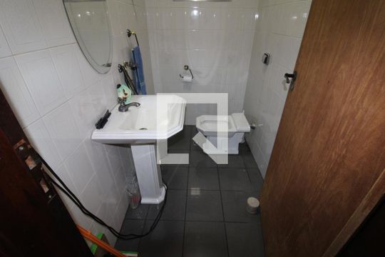 Lavabo de casa à venda com 3 quartos, 160m² em Vila Sabrina, São Paulo