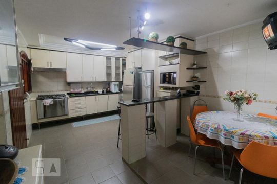 Cozinha de casa para alugar com 3 quartos, 222m² em Jardim Paraíso, São Paulo
