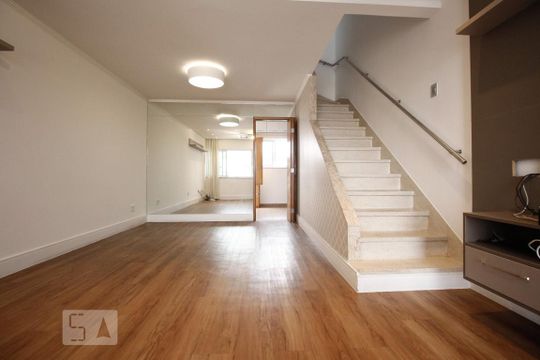 Sala de casa de condomínio para alugar com 3 quartos, 100m² em Planalto Paulista, São Paulo