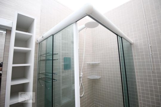 Banheiro de casa de condomínio para alugar com 3 quartos, 100m² em Planalto Paulista, São Paulo