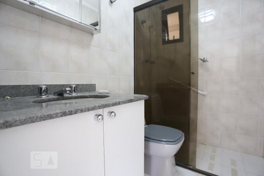 Banheiro Social de apartamento à venda com 3 quartos, 95m² em Vila Indiana, São Paulo