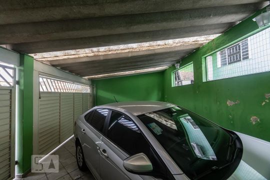 Garagem de casa para alugar com 2 quartos, 120m² em Vila Bertioga, São Paulo