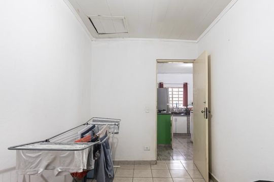 Quarto de casa para alugar com 2 quartos, 120m² em Vila Bertioga, São Paulo