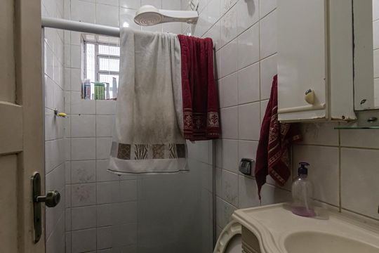 Banheiro de casa para alugar com 2 quartos, 120m² em Vila Bertioga, São Paulo