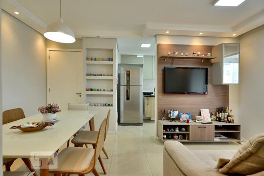 Sala de apartamento à venda com 2 quartos, 60m² em Vila Anastácio, São Paulo