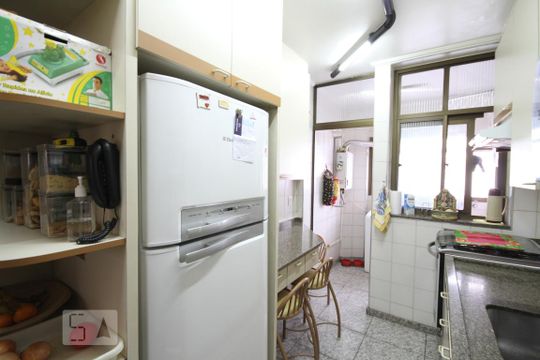 Cozinha de apartamento à venda com 3 quartos, 103m² em Vila Gumercindo, São Paulo