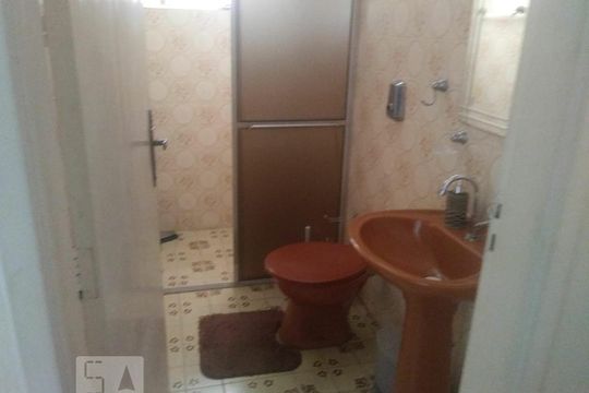 Banheiro 2 de casa à venda com 3 quartos, 128m² em Vila Carmosina, São Paulo