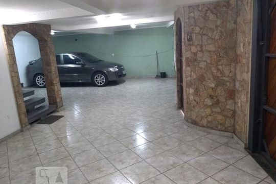 Garagem  de casa à venda com 3 quartos, 400m² em Jardim Iva, São Paulo