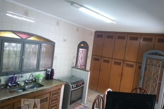 Cozinha  de casa à venda com 3 quartos, 400m² em Jardim Iva, São Paulo