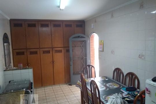 Cozinha  de casa à venda com 3 quartos, 400m² em Jardim Iva, São Paulo