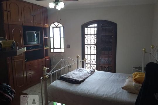 Dormitório 1 de casa à venda com 3 quartos, 400m² em Jardim Iva, São Paulo