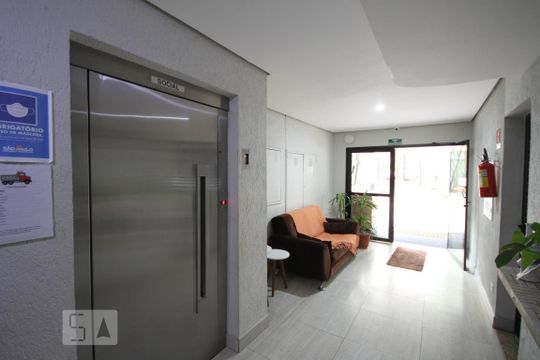 Hall de Entrada de apartamento à venda com 2 quartos, 65m² em Jardim Celeste, São Paulo