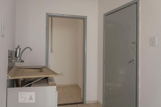 Cozinha de apartamento para alugar com 1 quarto, 44m² em Água Branca, São Paulo