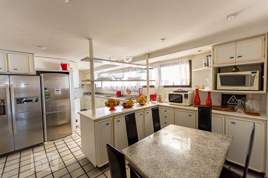 Cozinha  de apartamento à venda com 4 quartos, 600m² em Boa Viagem, Niterói