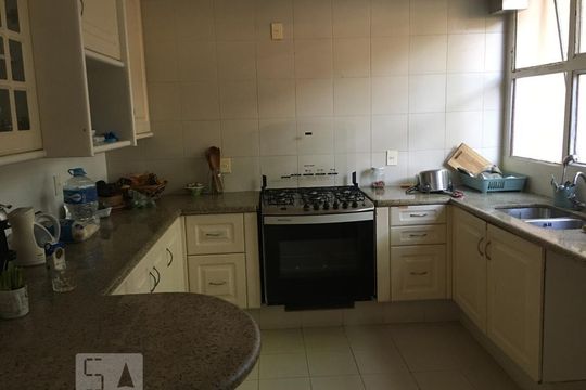 Cozinha' de casa à venda com 2 quartos, 460m² em Cidade Jardim, São Paulo