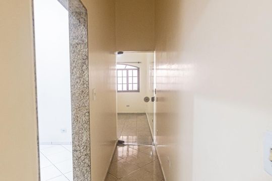 Corredor de casa para alugar com 1 quarto, 56m² em Chácara Califórnia, São Paulo