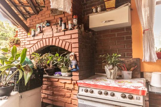 Churrasqueira  de casa à venda com 3 quartos, 250m² em Jardim Elba, São Paulo