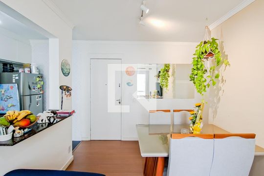 Sala de apartamento à venda com 2 quartos, 48m² em Gopouva, Guarulhos