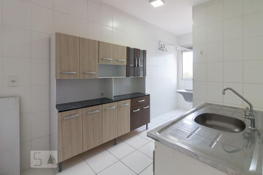 Cozinha de apartamento à venda com 2 quartos, 49m² em Cocaia, Guarulhos