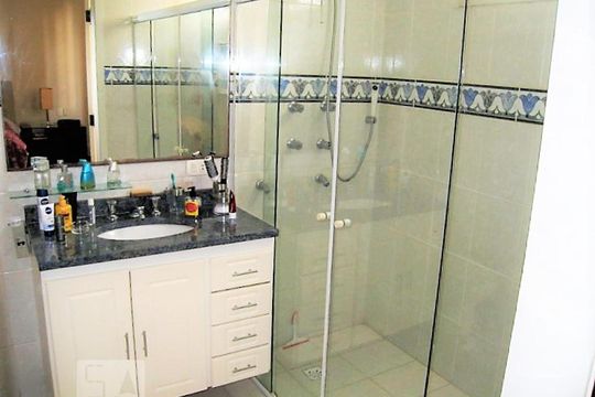 Banheiro 2 de apartamento à venda com 4 quartos, 230m² em Aclimação, São Paulo