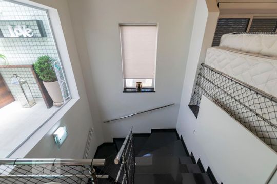 3o. Andar - Escadas de casa de condomínio à venda com 3 quartos, 380m² em Vila Santo Estefano, São Paulo