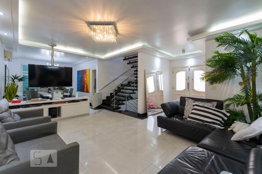 Casa de Condomínio à venda com 3 quartos, 380m² em Vila Santo Estefano, São Paulo