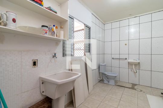 Banheiro e Área de Serviço de casa à venda com 2 quartos, 110m² em Lauzane Paulista, São Paulo