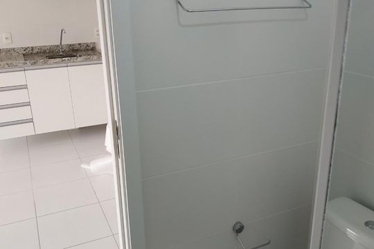 Banheiro de kitnet/studio à venda com 1 quarto, 30m² em Liberdade, São Paulo