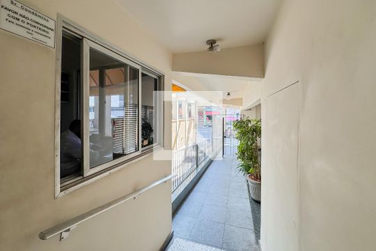 Hall de entrada de apartamento à venda com 1 quarto, 72m² em Liberdade, São Paulo