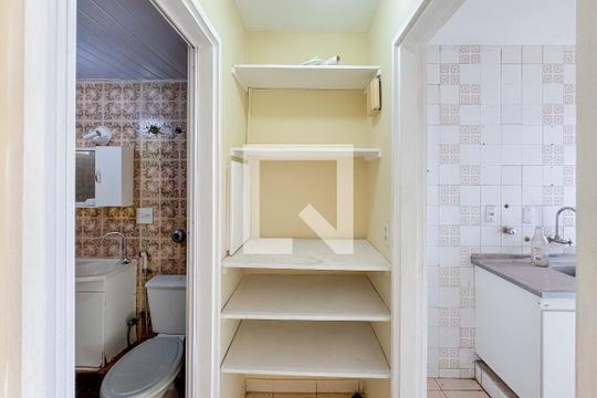 Corredor de apartamento à venda com 1 quarto, 72m² em Liberdade, São Paulo