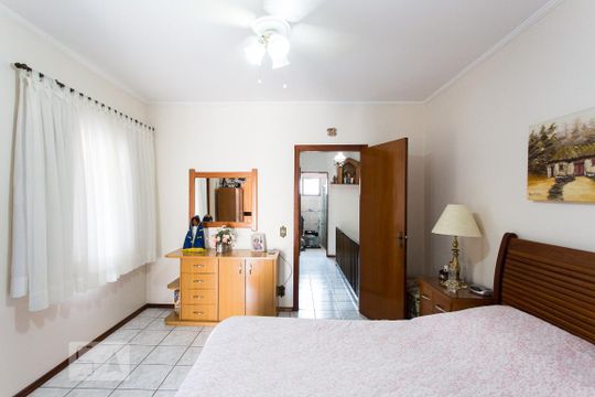 Suíte de casa à venda com 3 quartos, 220m² em Vila Invernada, São Paulo