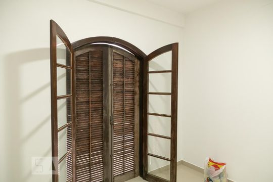 Quarto 2 de casa à venda com 3 quartos, 130m² em Jardim Aliança, Guarulhos