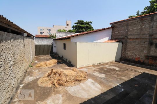 Garagem de casa para alugar com 3 quartos, 92m² em Setor Leste Universitário, Goiânia