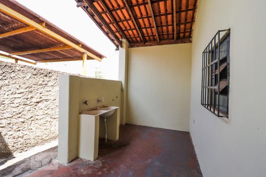 Área de Serviço de casa para alugar com 3 quartos, 92m² em Setor Leste Universitário, Goiânia