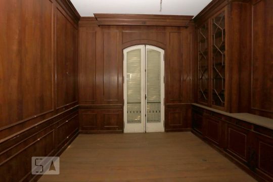Escritório de casa à venda com 4 quartos, 900m² em Jardim Everest, São Paulo
