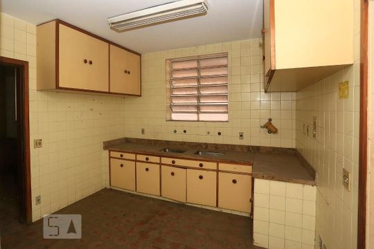 Cozinha de casa à venda com 4 quartos, 900m² em Jardim Everest, São Paulo