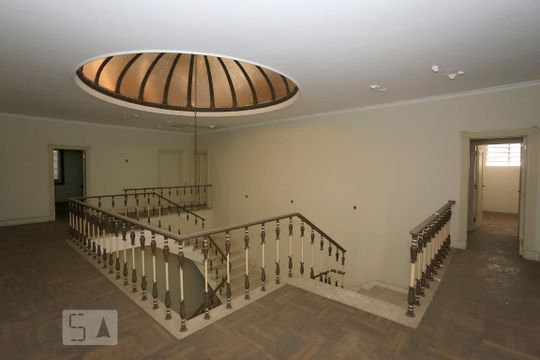 Corredor Superior de casa à venda com 4 quartos, 900m² em Jardim Everest, São Paulo