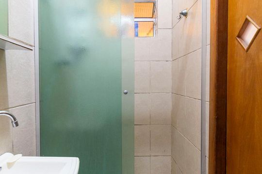 Banheiro Social de casa à venda com 2 quartos, 70m² em Jabaquara, São Paulo