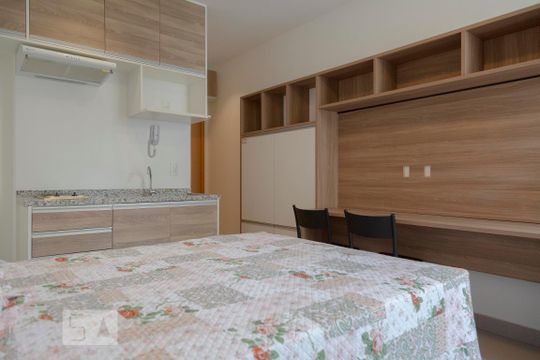 Quarto de kitnet/studio para alugar com 1 quarto, 20m² em República, São Paulo