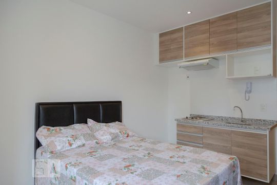 Quarto de kitnet/studio para alugar com 1 quarto, 20m² em República, São Paulo