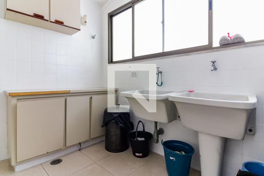 Área de Serviço de apartamento para alugar com 4 quartos, 330m² em Santana, São Paulo