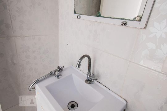 Banheiro de Serviço de casa para alugar com 3 quartos, 130m² em Aclimação, São Paulo