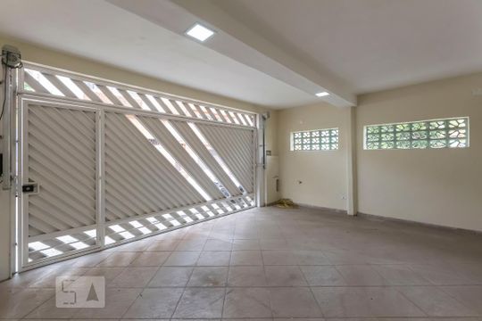 Garagem de casa à venda com 3 quartos, 210m² em Vila Monumento, São Paulo
