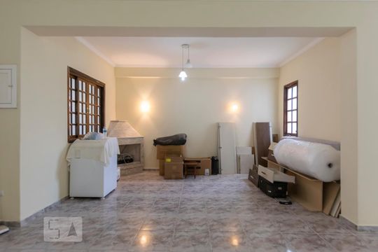 1o. Andar - Sala de casa à venda com 3 quartos, 210m² em Vila Monumento, São Paulo