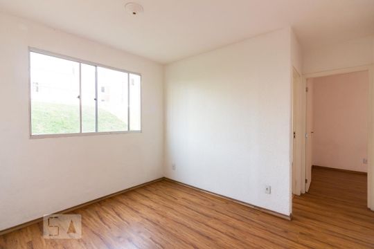 Sala de apartamento para alugar com 2 quartos, 65m² em São Pedro, Osasco