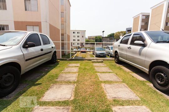 Garagem de apartamento para alugar com 2 quartos, 65m² em São Pedro, Osasco