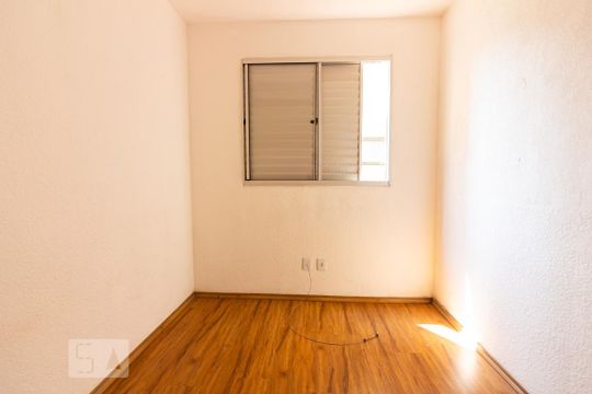 Quarto de apartamento para alugar com 2 quartos, 65m² em São Pedro, Osasco
